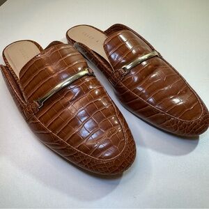 Kelly and Katie Mahogany two tone slides/ loafer Size 7 1/2